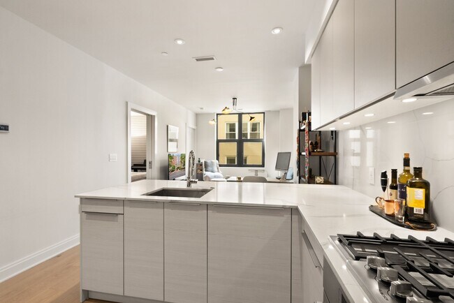 1427 Rhode Island Ave NW unit 503, Washington, DC 20005 - photo 6