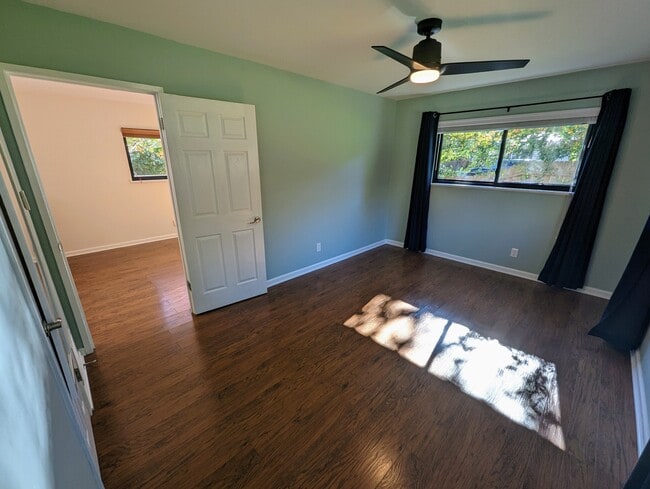 504 Long Bow Ln, Austin, TX 78704 - photo 5