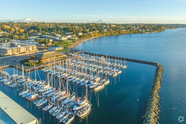 Live the ultimate Pacific Northwest waterfront lifestyle in Central Des Moines.
