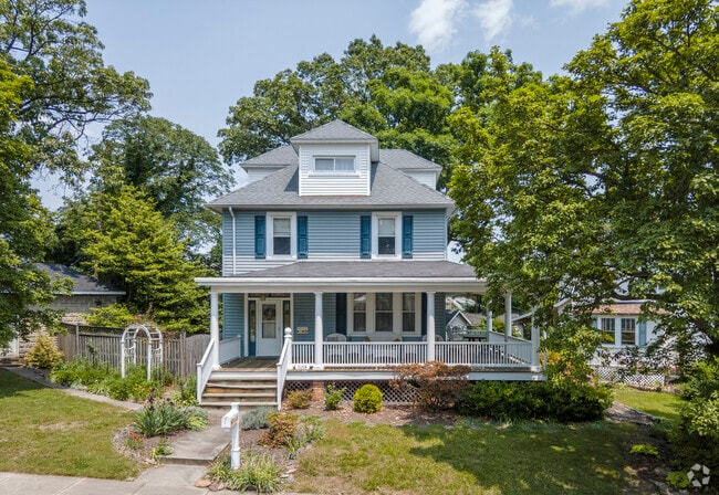 American Foursquares are a common home style found in Arcadia.