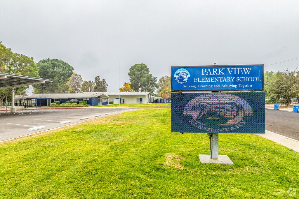 Parkview Elementary School serves around 500 students yearly.