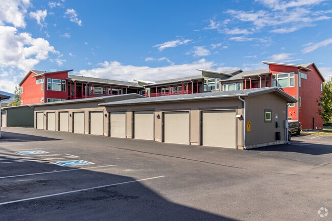 Red Table Apartments, Gypsum, CO 81637 - photo 6