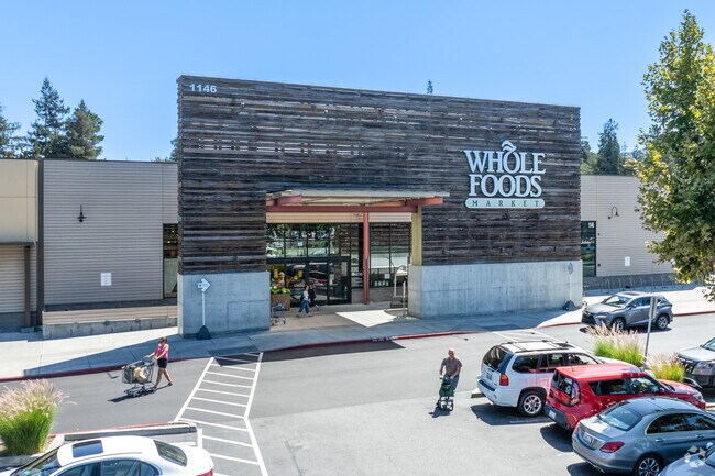 Whole Foods near Hidden Glen South provides organic groceries and fresh finds just minutes away.