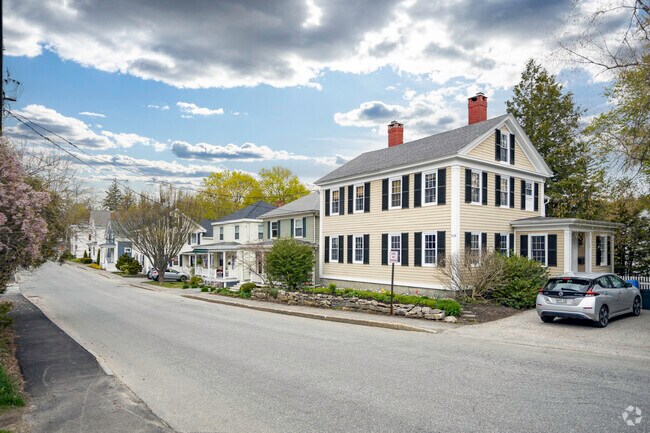 There are a variety of homes in Bath.