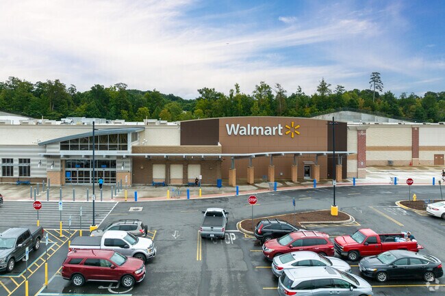 Locals in Leesylvania shop at large retail stores along Route 1.