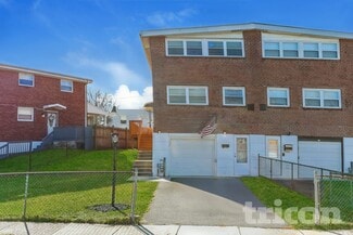 137 Crum Creek Dr, Woodlyn, PA 19094