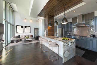 2588 N Houston St, Dallas, TX 75219