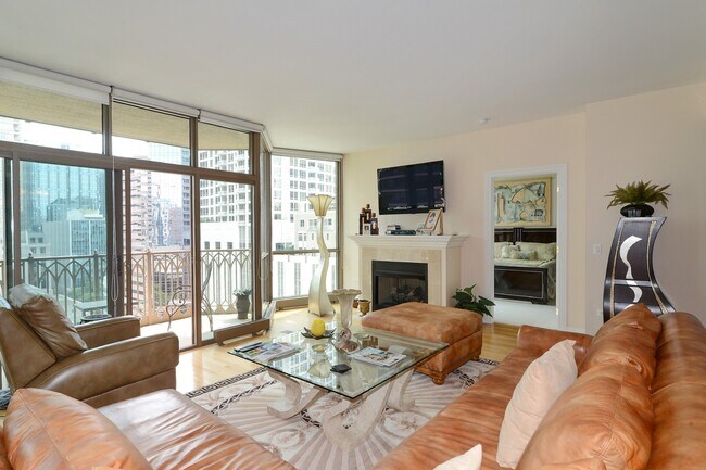 52 W Elm St unit 3501, Chicago, IL 60610 - photo 4