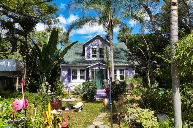 Purple bungalow in Sailboat Bend.