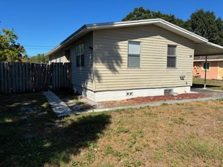 4323 E Drake Blvd, Bradenton, FL 34203