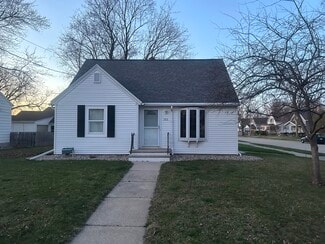 322 E 2nd St, Kimberly, WI 54136