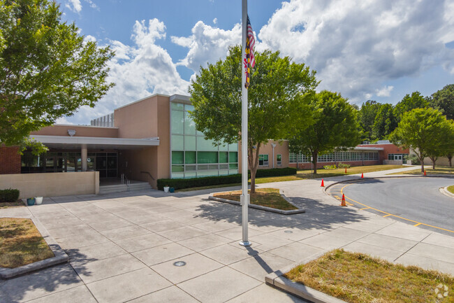 Entrance to Lake Shore Elementary School.