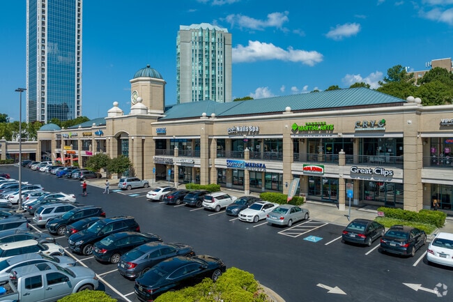 Peachtree Heights neighborhood residents can find every shopping option along Peachtree Rd.