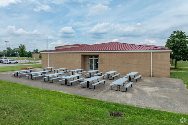 Rossview Middle School has outdoor learning areas in Clarksville.