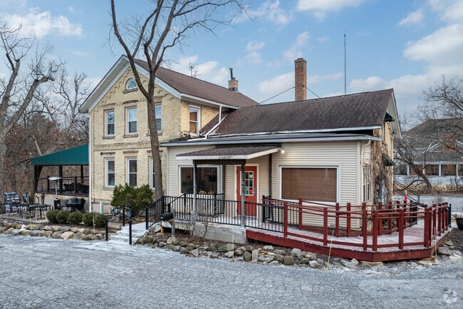 Ottos serves upscale Mediterranean cuisine in this 1870's converted farmhouse.