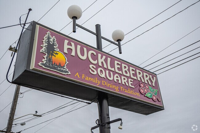 Huckleberry Square in the Beverly Park neighborhood has a great vintage dining room to enjoy.