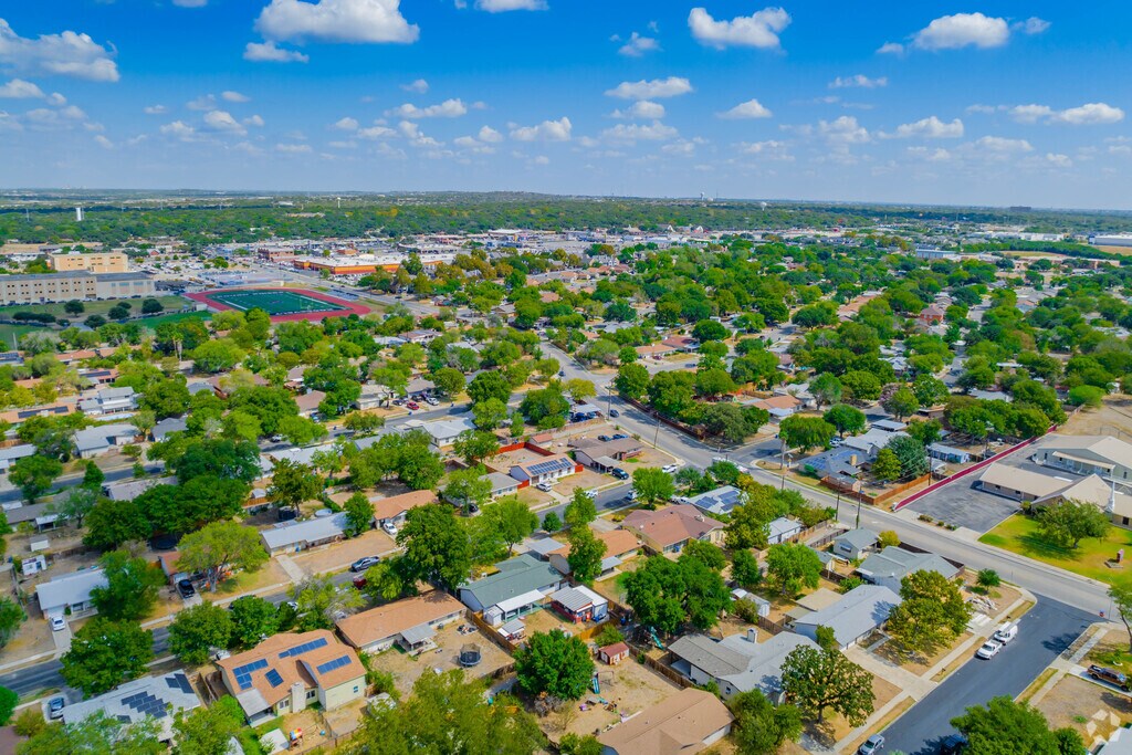 About Camelot I Schools, Demographics, Things to Do