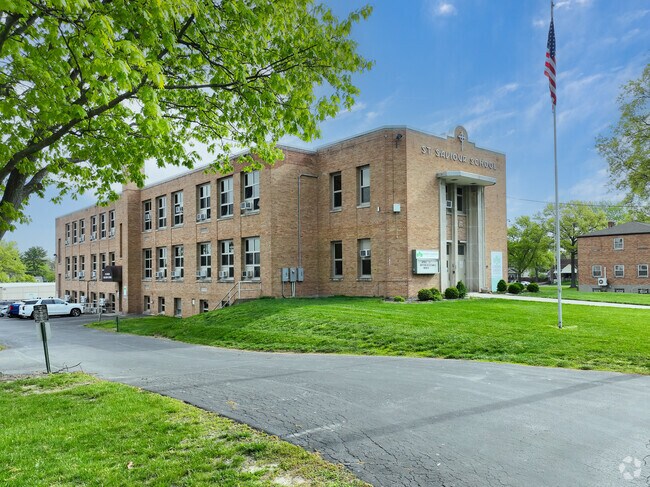 Linden Grove School is a private school for locals residents in the neighborhood.