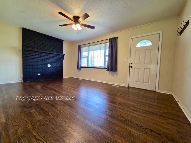 327 Larkwood Dr SW, Decatur, AL 35601 - photo 2