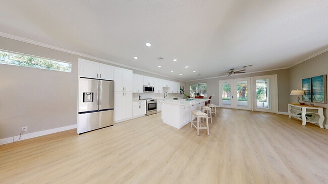 1018 Carolina Cir SW, Vero Beach, FL 32962 - photo 2