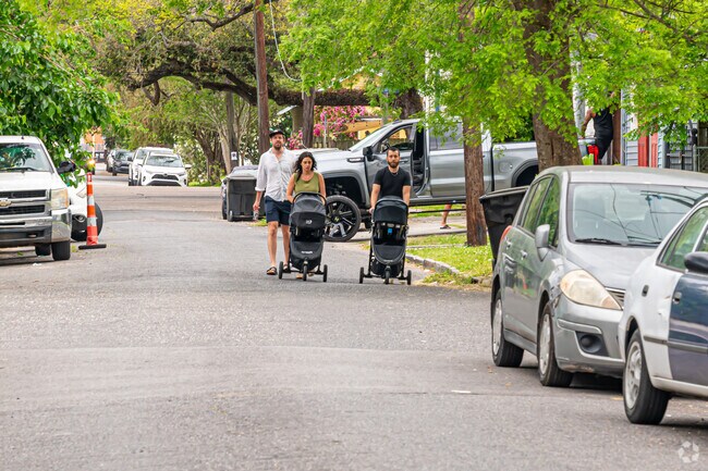 The 7th Ward is a family friendly neighborhood.