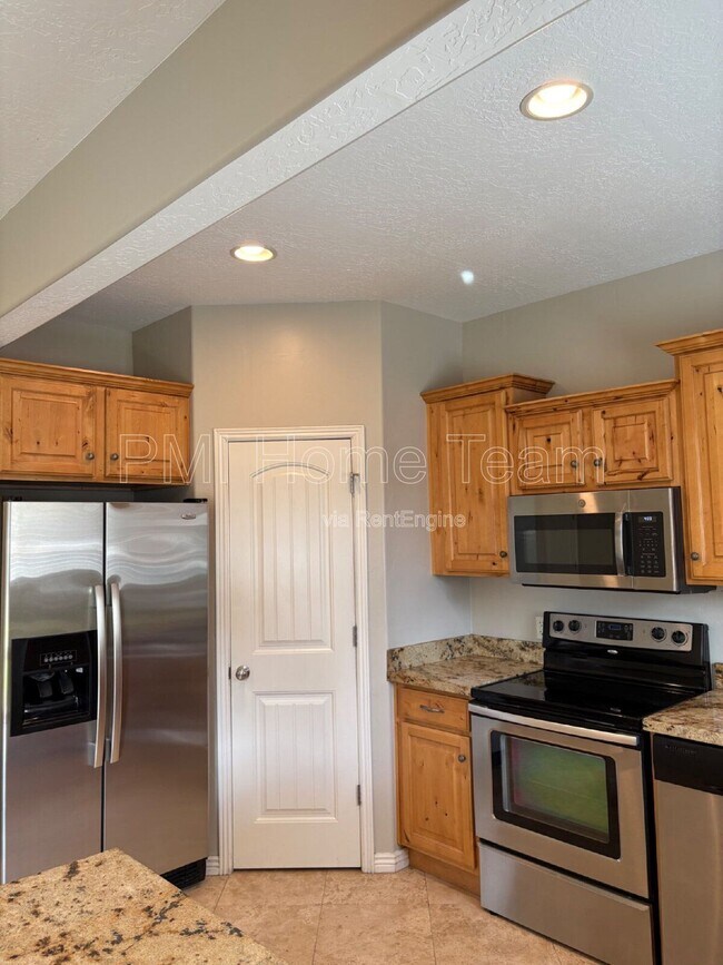 260 E Ailee Ln, Salt Lake City, UT 84107 - photo 6