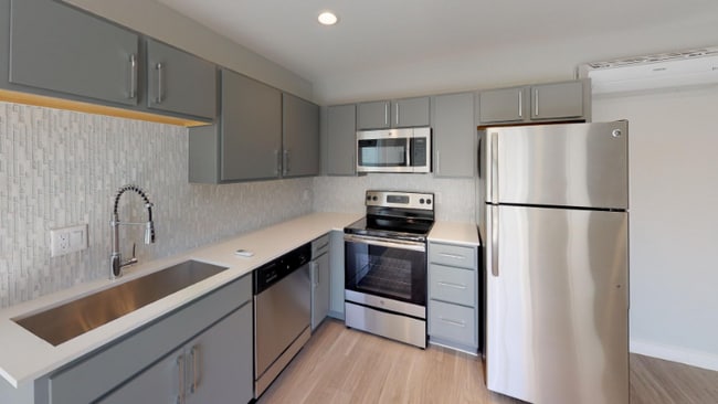 3328 Cedarplaza Ln unit 154, Dallas, TX 75235 - photo 7