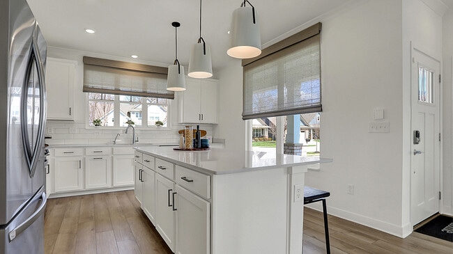 5199 Nettleton Way, Avon, IN 46123 - photo 4