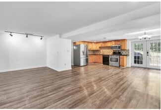 21 Newton Ln Unit Lower Level, Trumbull, CT 06611