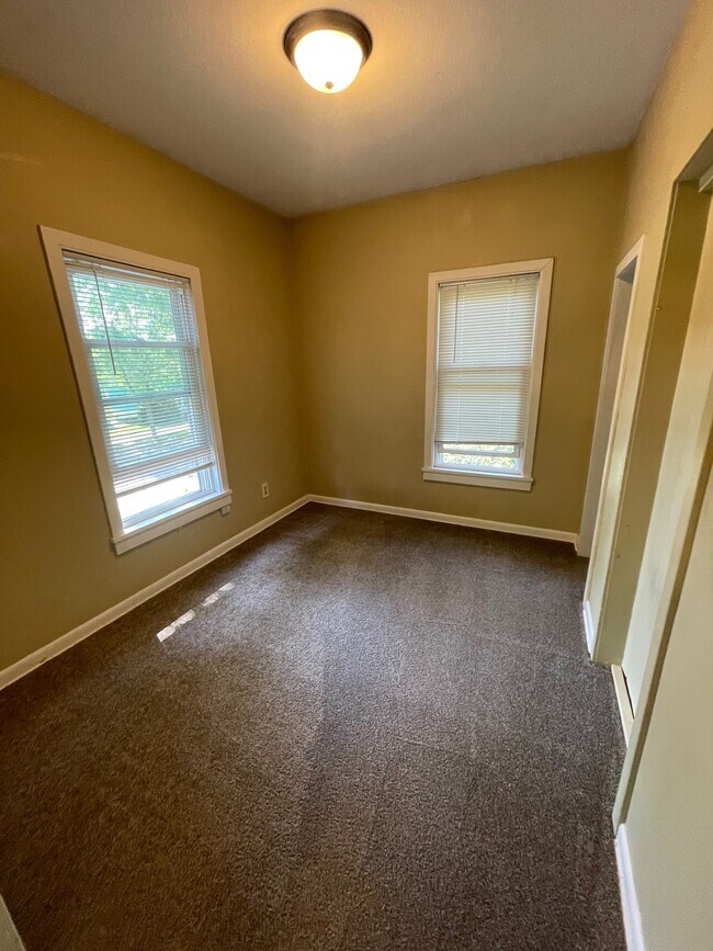 1014 8th St S unit 1014, La Crosse, WI 54601 - photo 2