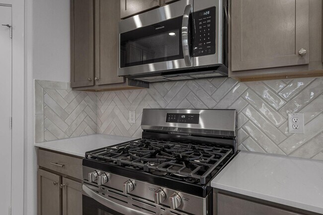 110 Orange Blossom Ct unit 38030745, Mont Belvieu, TX 77535 - photo 6