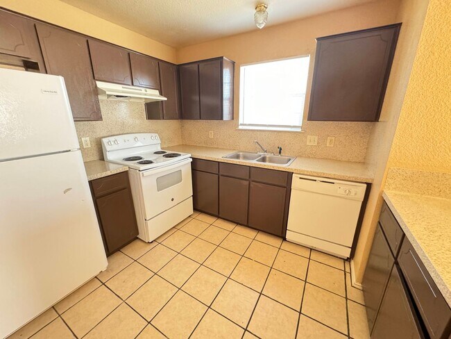 4001 Doraine Ct unit D, Killeen, TX 76549 - photo 6