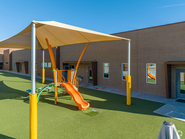 Education at BASIS Goodyear School inspires and excites students in Goodyear.
