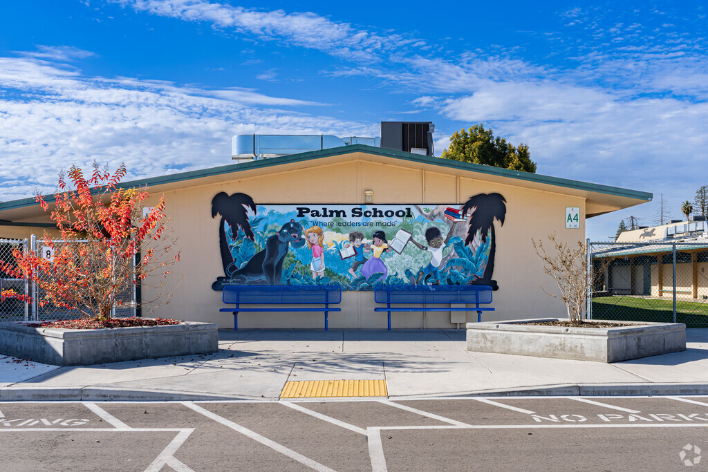 Palm Elementary School serves grades K-5 in Orosi.