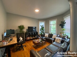 18 Portsmouth St Unit 18 Portsmouth Street, Cambridge, MA 02141