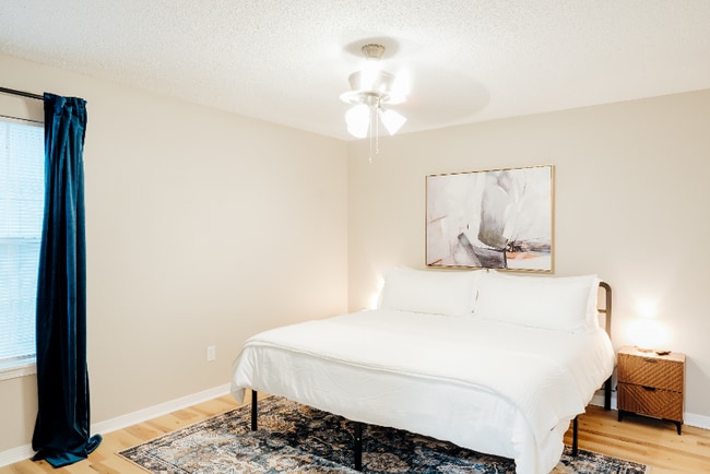 908 Dickenson Ave, Mobile, AL 36609 - photo 2