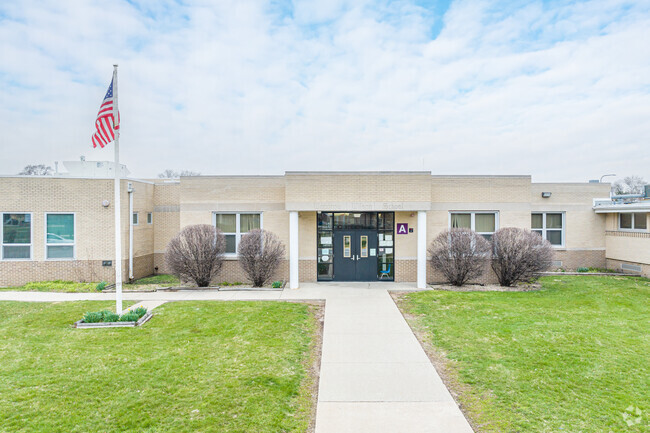 Wilson Elementary School, Calumet City IL Rankings & Reviews - Homes.com