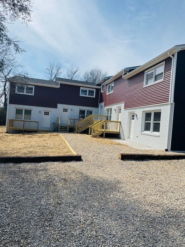 105 Tee St, Blacksburg, VA 24060