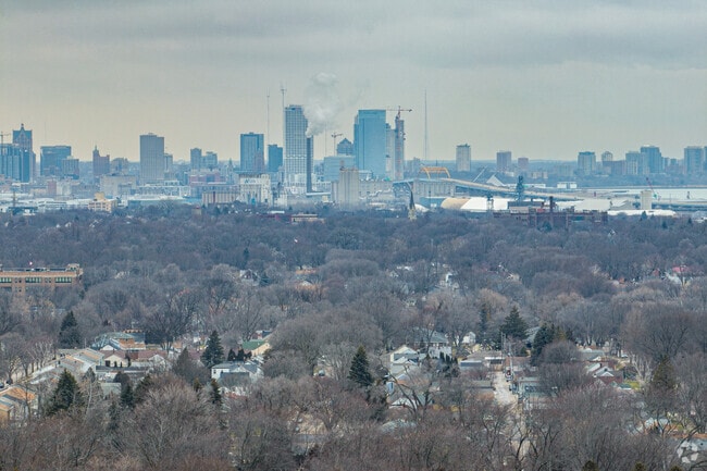 Milwaukee is only a 10 minute drive from the Tippecanoe neighborhood.