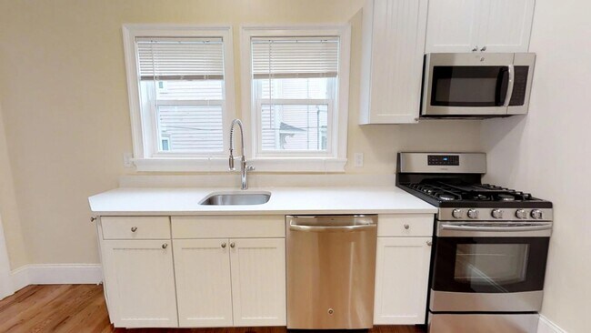 8 Claremon St unit 2, Somerville, MA 02144 - photo 6