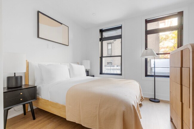 307 W 39th St unit FL2-ID2110, New York, NY 10018 - photo 7
