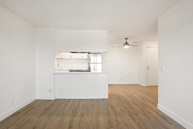 The Hills at Fashion Valley, San Diego, CA 92111 - photo 4