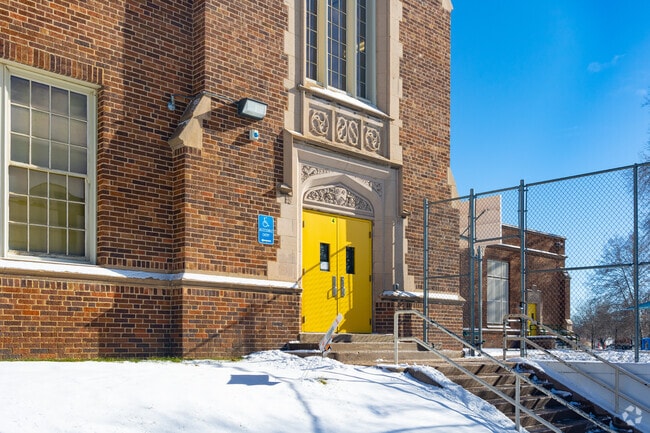 Asbury Elementary School is an above average public school in Denver.