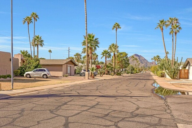 7949 E Luke Ln, Scottsdale, AZ 85250 - photo 2