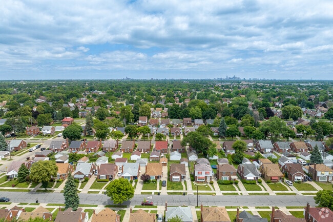 Fiskhorn is an accessibly and priced and welcoming west side neighborhood.