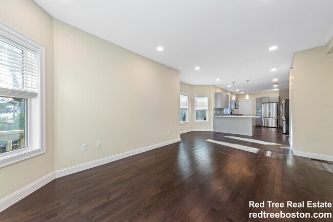 161 4th St unit 1, Medford, MA 02155 - photo 5