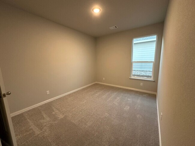 1232 Sabine River Ln, Springtown, TX 76082 - photo 7