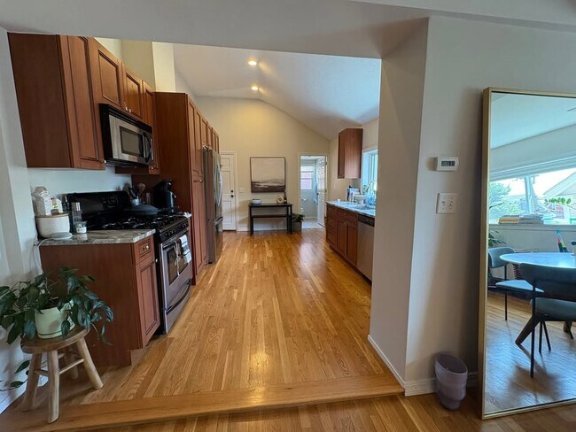 89 Thorndike St unit 3, Cambridge, MA 02141 - photo 5