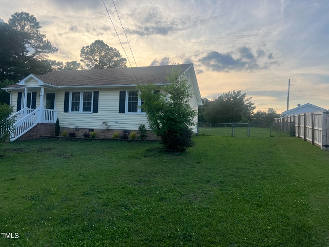 404 Cardinal Dr, Clayton, NC 27520 - photo 2