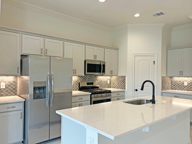 21284 Shadow Bend Dr, Covington, LA 70435 - photo 3